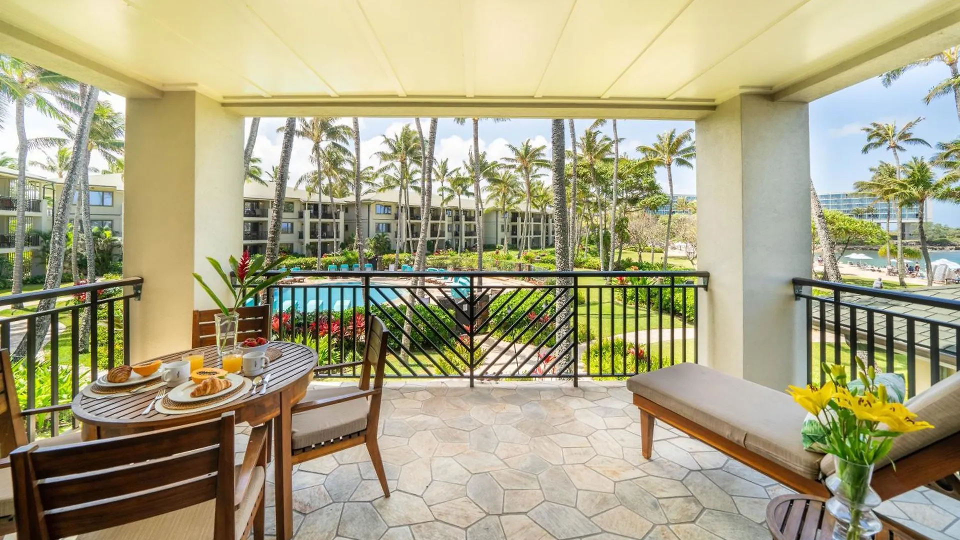 Stunning Luxurious Ocean Villa With Ocean Views From All Bedrooms. Kahuku