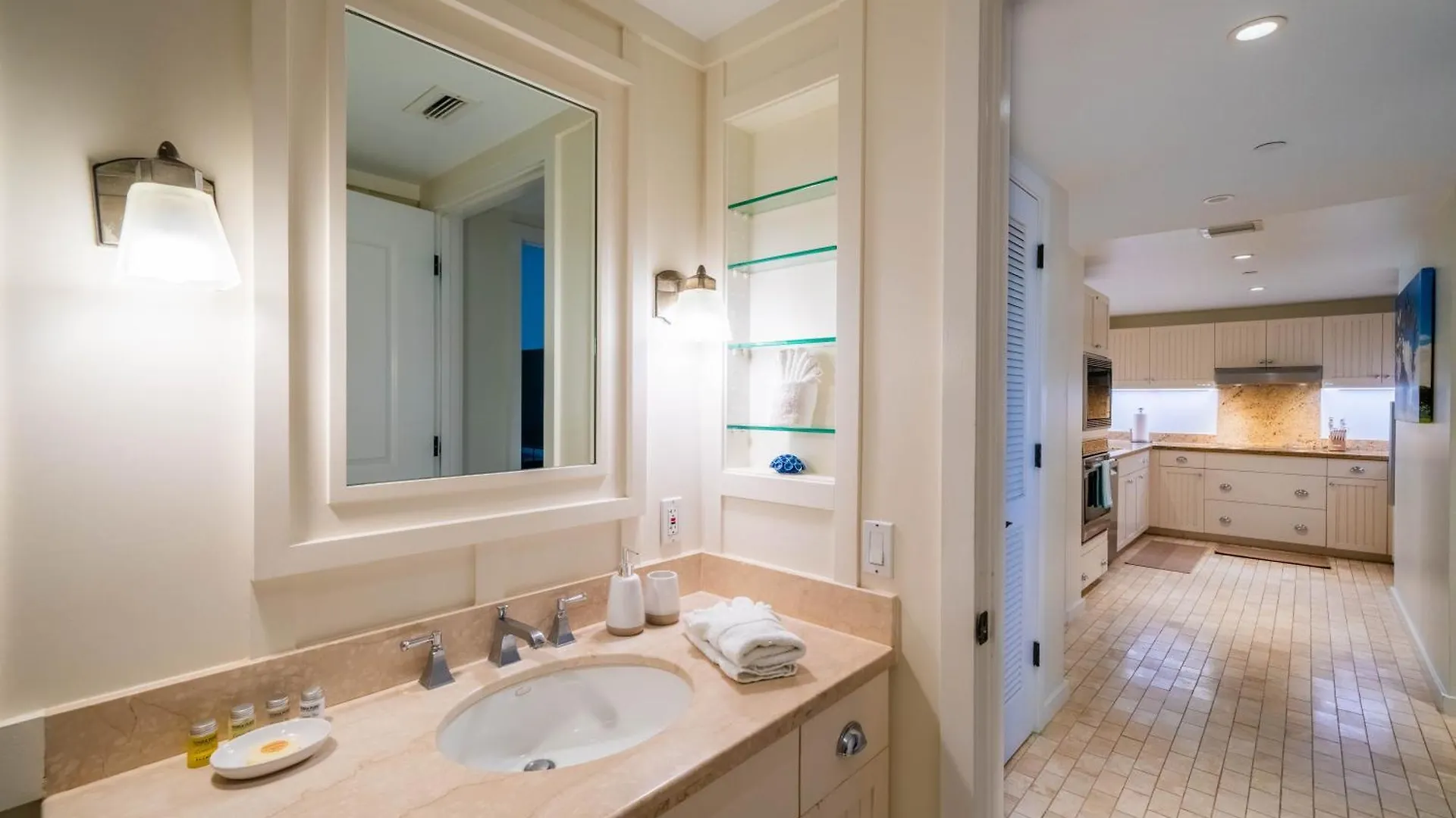 Stunning Luxurious Ocean Villa With Ocean Views From All Bedrooms. Kahuku