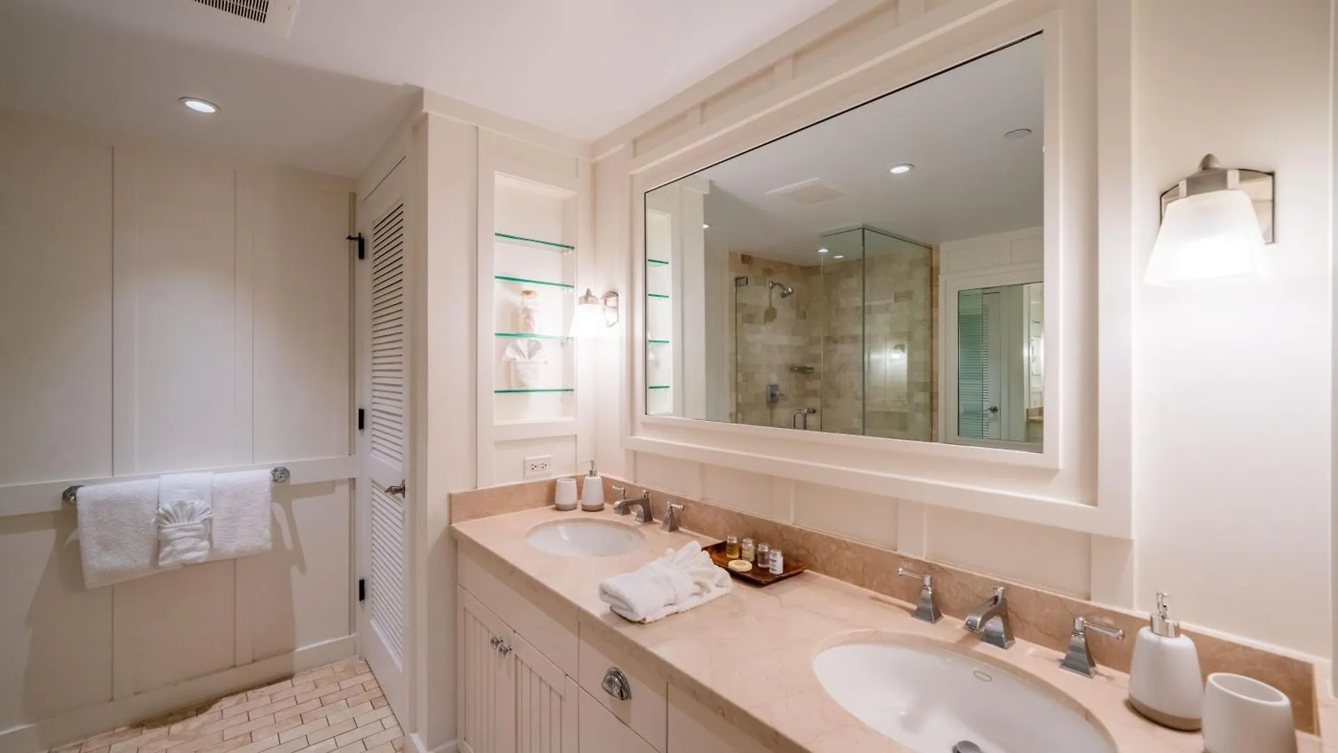 Stunning Luxurious Ocean Villa With Ocean Views From All Bedrooms. Kahuku